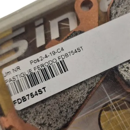 Pastiglie Ferodo sinterizzate FDB754ST versione stradale sinter grip road per maxi moto Honda, Kawasaki, Suzuki, Voge e Yamaha, ricambio FDB754ST