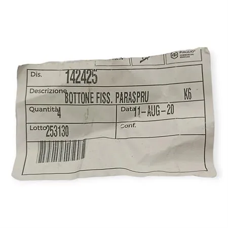 Bottone in gomma nera per fissaggio copertina sella Piaggio Ciao e SI con sella mono posto e paraspruzzi posteriore Ape targato , ricambio 142425