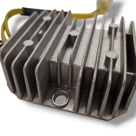 Regolatore di tensione trifase RMS per maxi scooter Kymco 125, 150, 200, 250 cc, ricambio 246030081